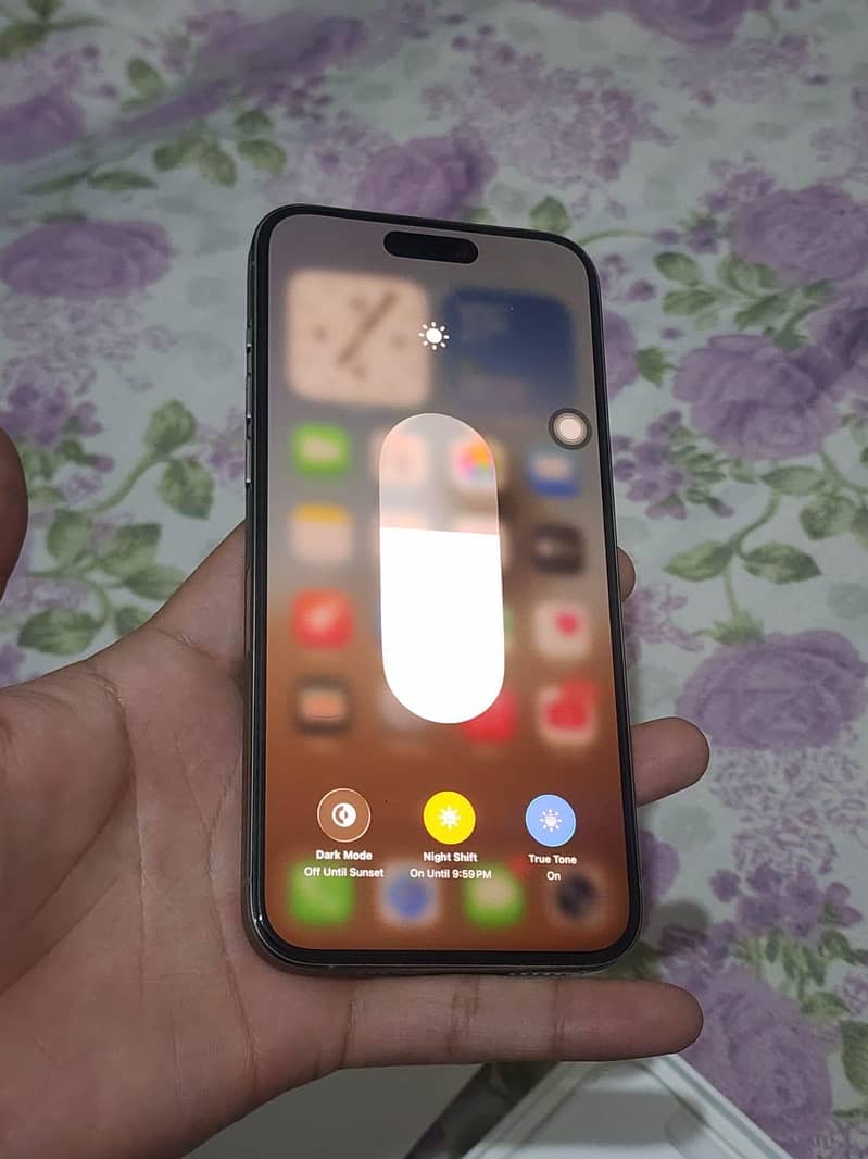 iPhone 15 Pro Max 8
