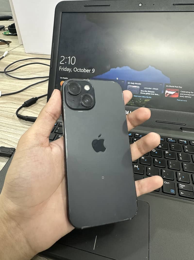 Apple iPhone 15 4