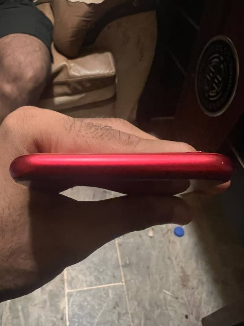 Apple iPhone 11 4