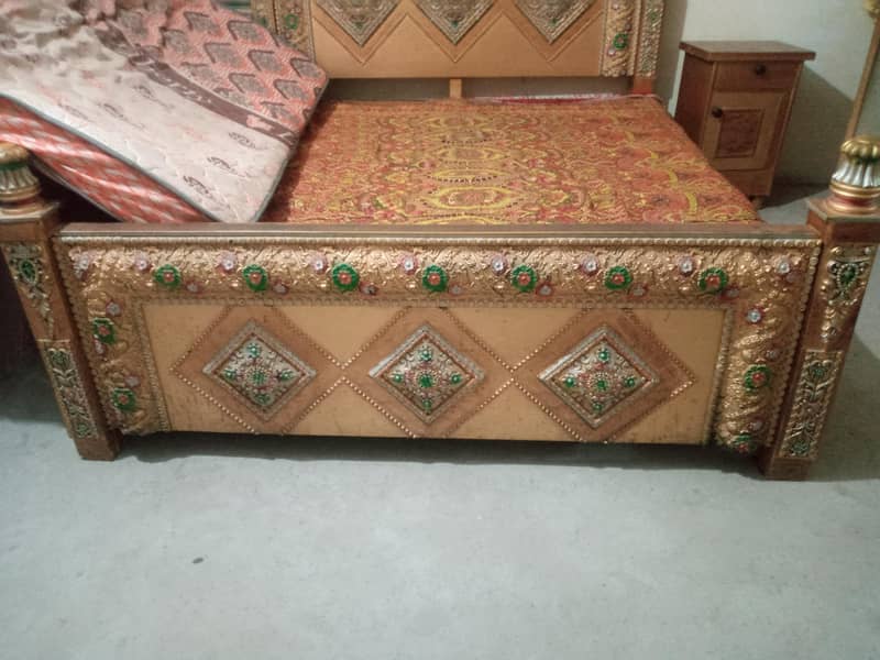 (1-Bed) (2-Side Table) (1-Dressing) 1