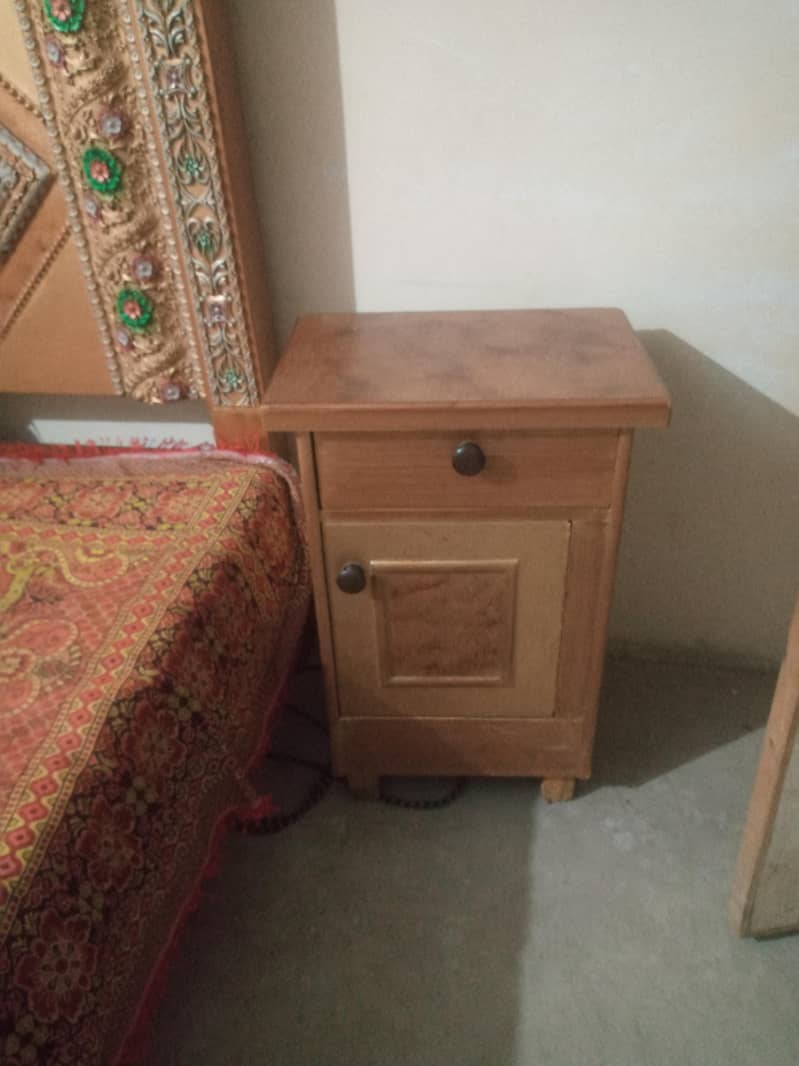 (1-Bed) (2-Side Table) (1-Dressing) 3