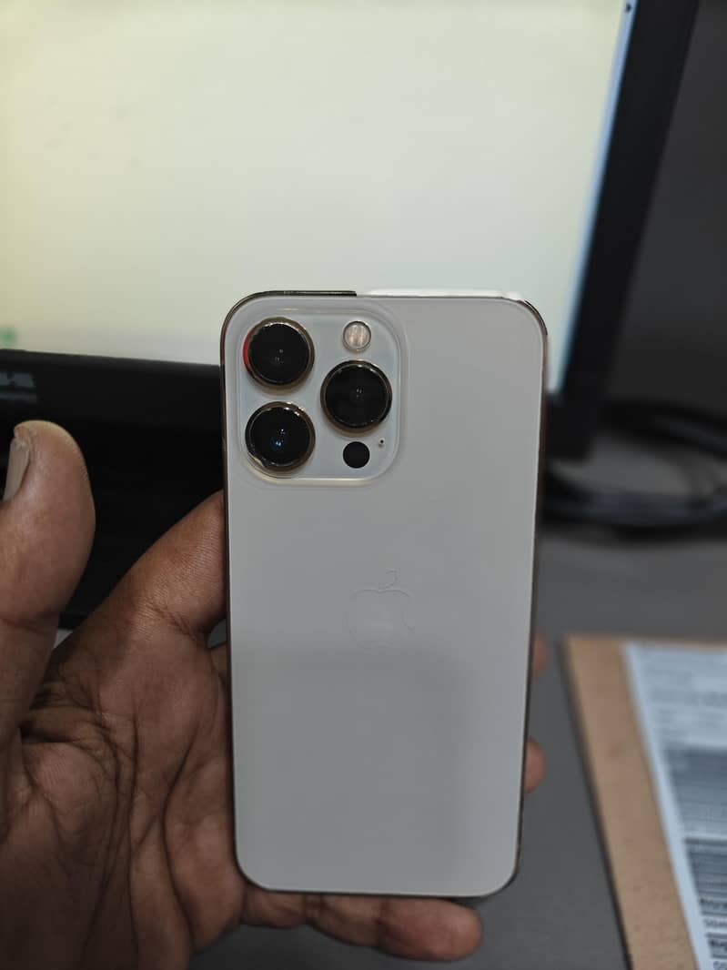 Apple iPhone 13 Pro 1