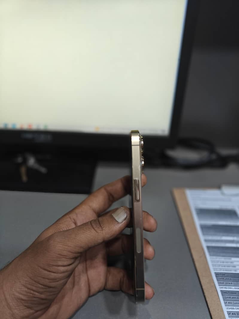 Apple iPhone 13 Pro 3
