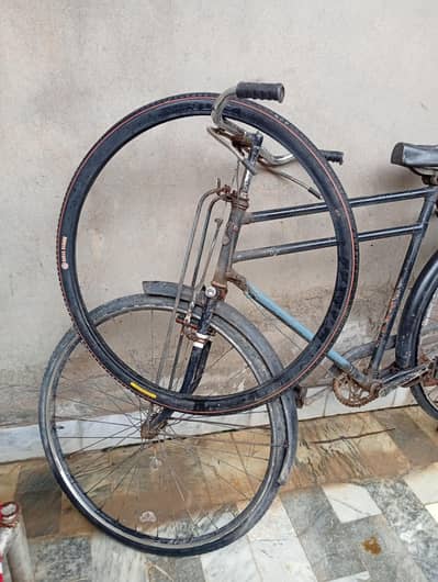 pichhla tyre new hai