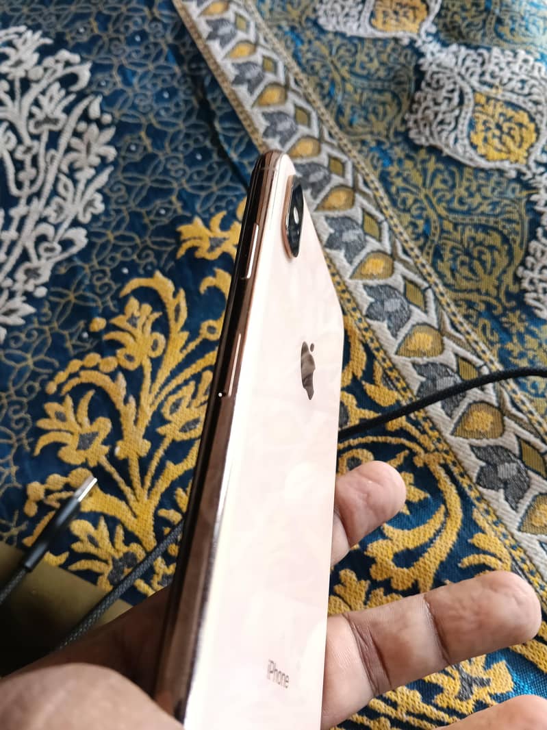 Apple iPhone XS Max 2