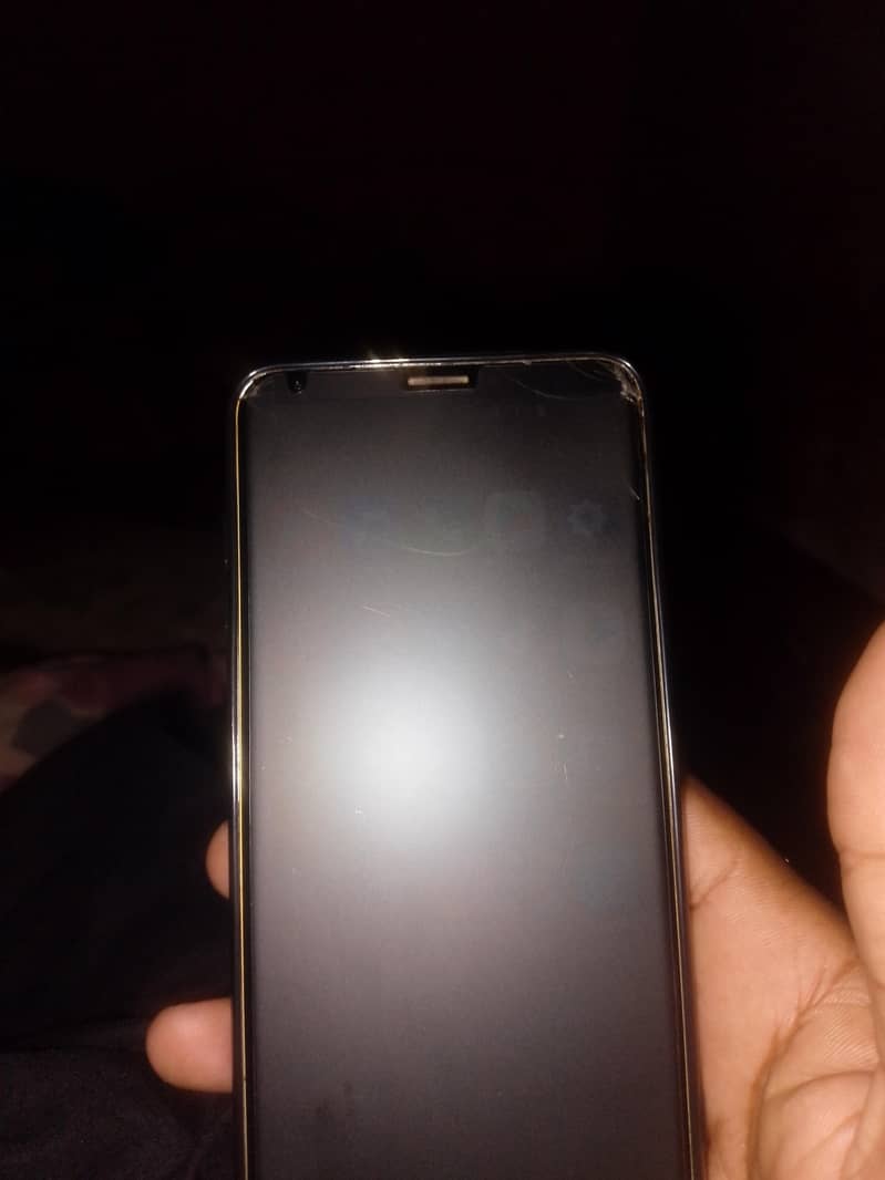LG V30 Plus 3