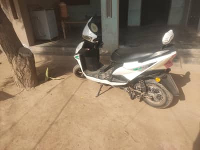 evee Scooty for sell