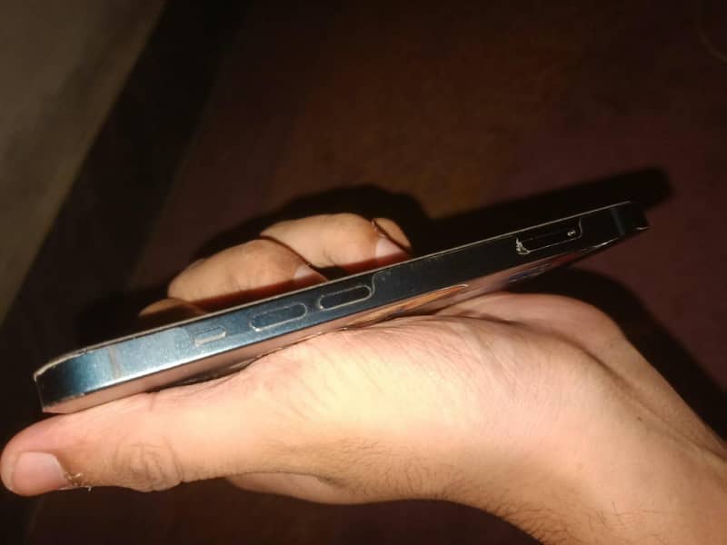 Apple iPhone 13 JV 3