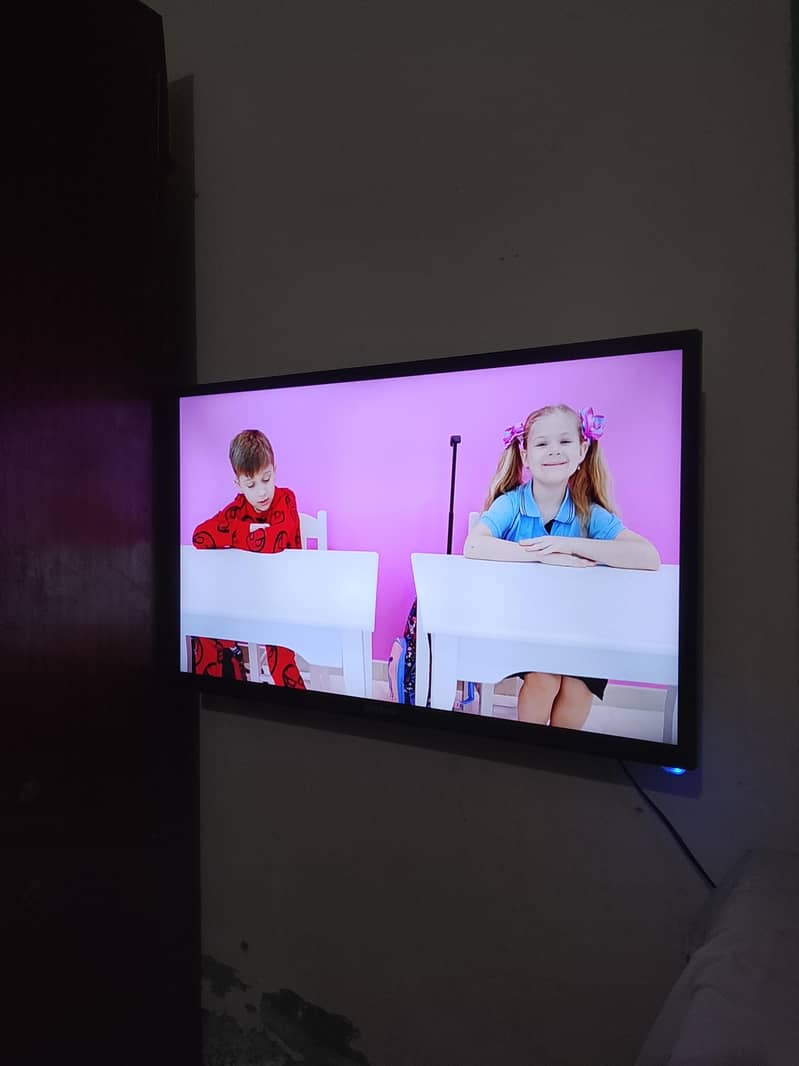 Android LED TV 32 inch 2