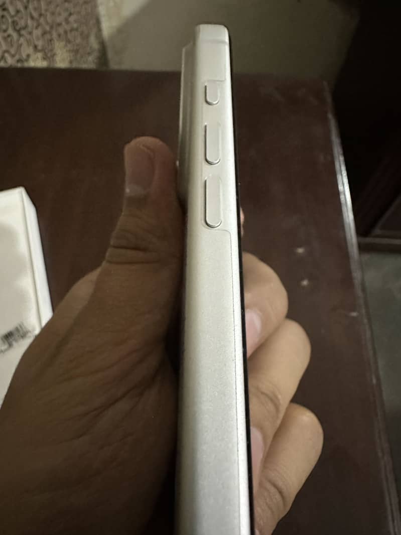 Apple iPhone 17 Pro Max 2