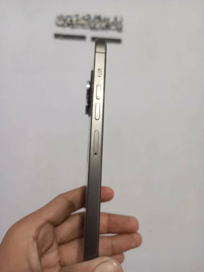 Apple iPhone 13 Pro Max 6