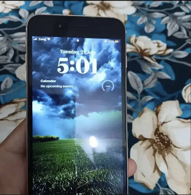 Apple iPhone 8 Plus 1