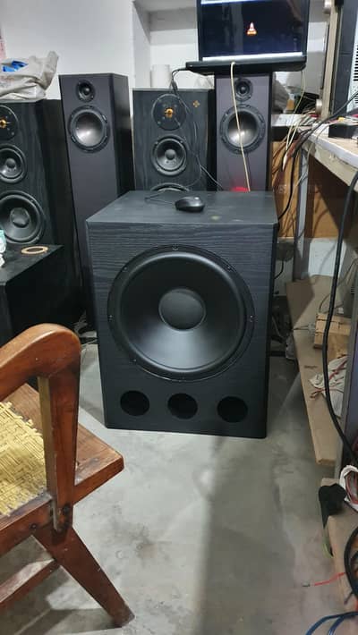 hifi speakers and subwoofers and hometheatre