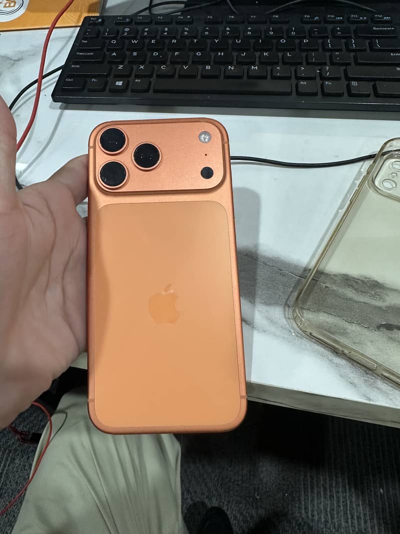 Apple iPhone 17 Pro Max 0
