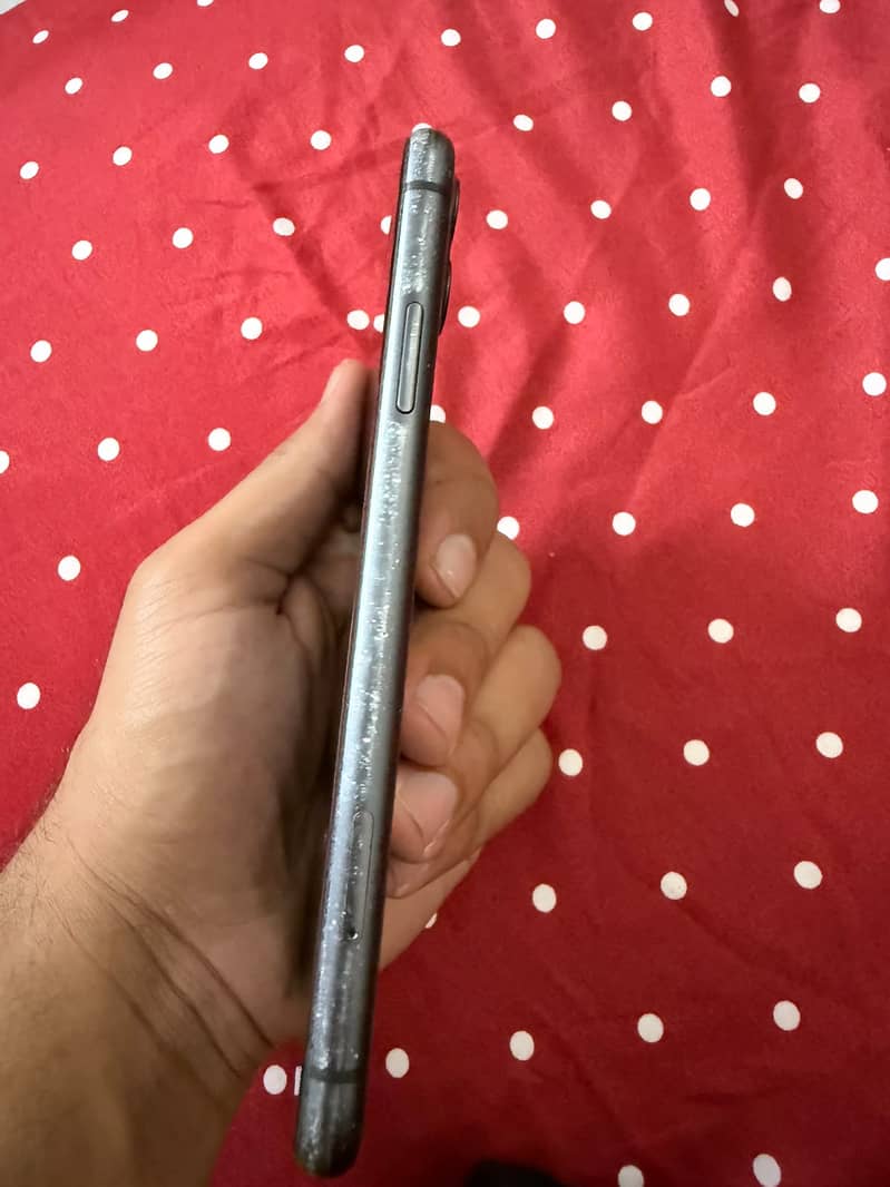 Apple iPhone 11 3