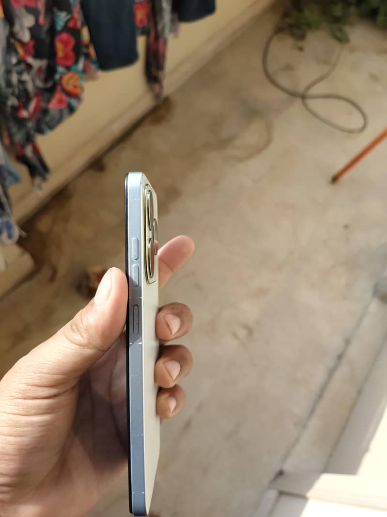 Tecno Spark 20 4