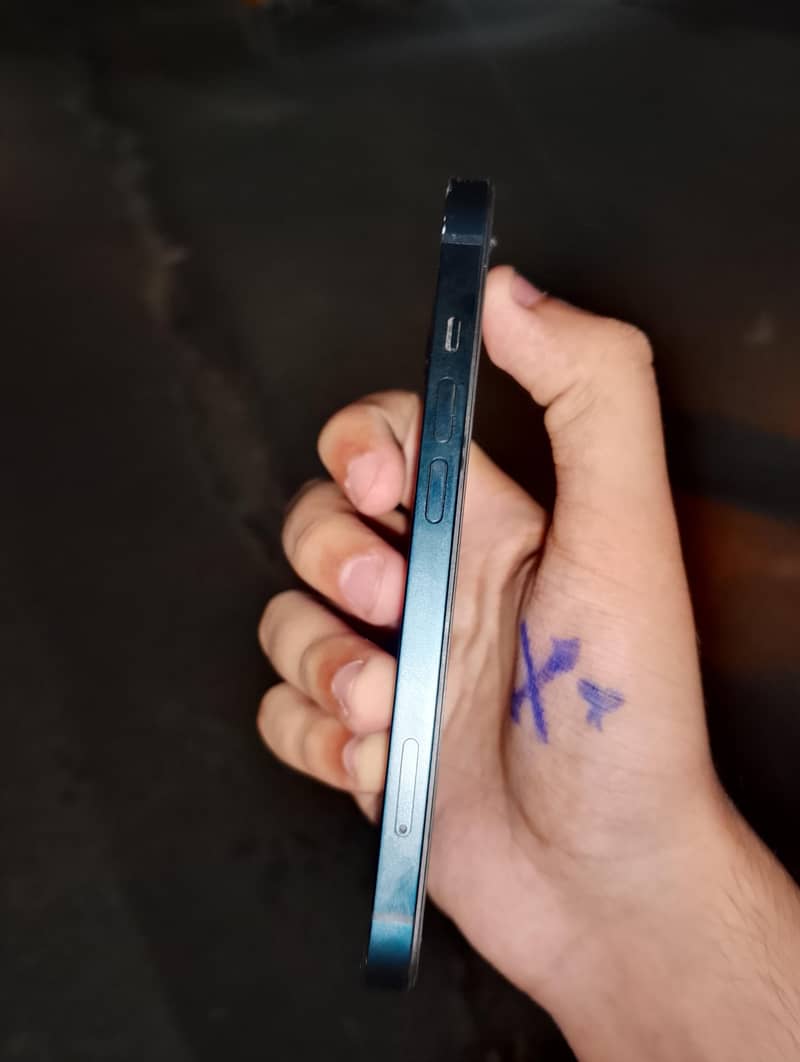 Apple iPhone 13 1