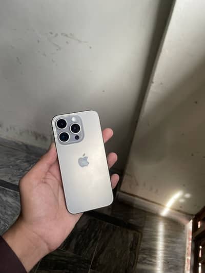 Apple iPhone 15 Pro jv
