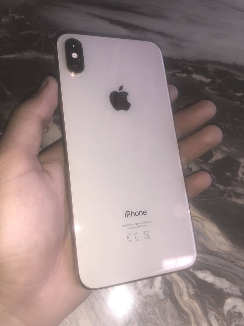 Apple iPhone XS Max 0