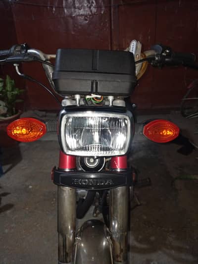 CG 125 December 2013 Euro II - Genuine and Brand New Condition