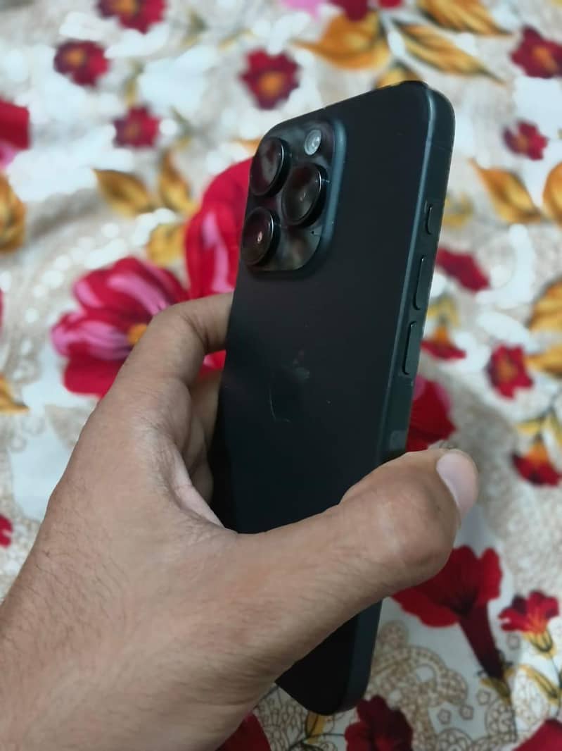 Apple iPhone 15 Pro 1