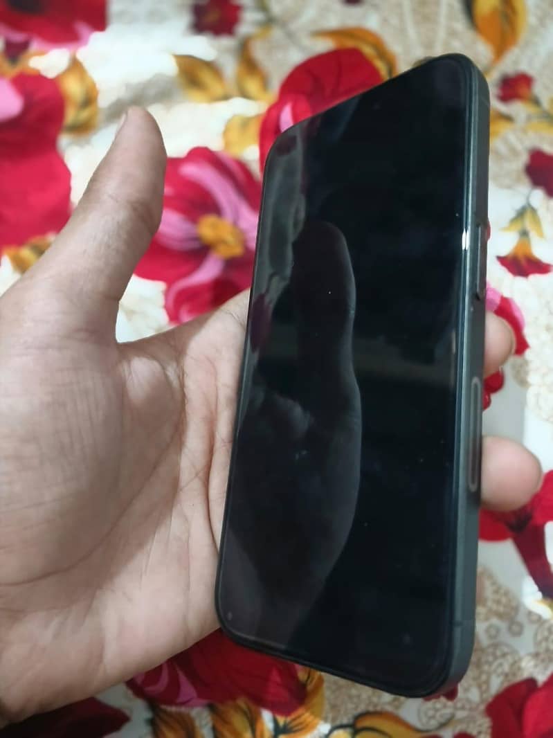 Apple iPhone 15 Pro 2