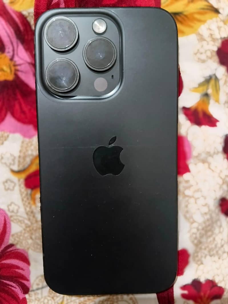 Apple iPhone 15 Pro 3