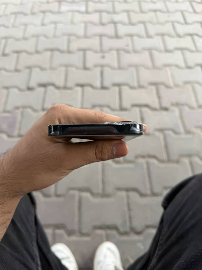 Apple iPhone 13 2