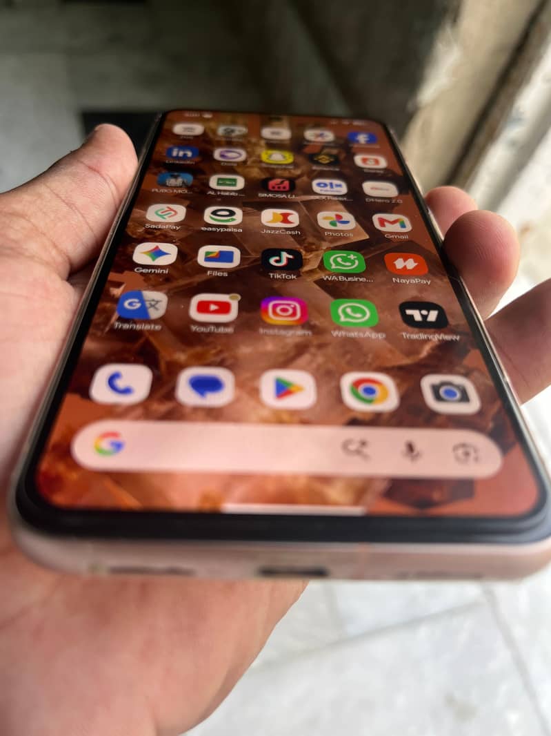 Google Pixel 8 3