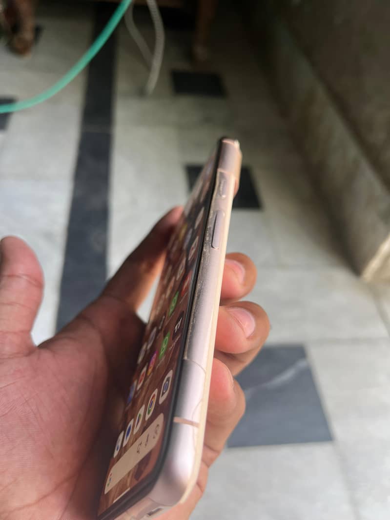 Google Pixel 8 4