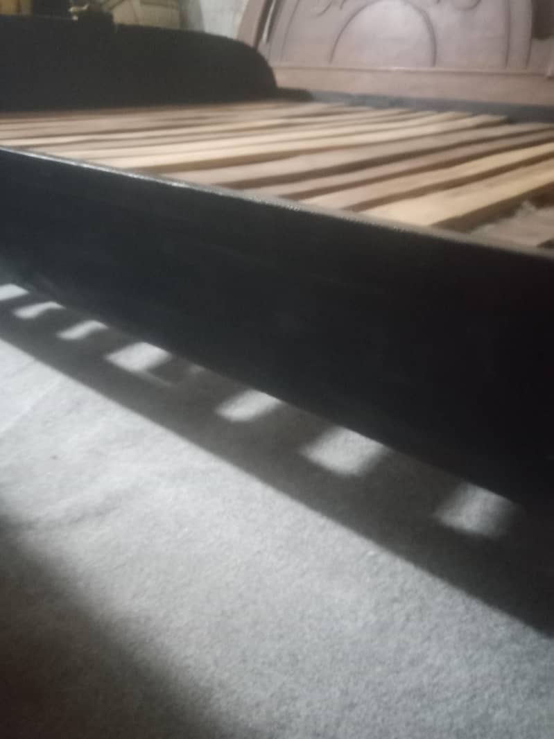 king size double bed 0