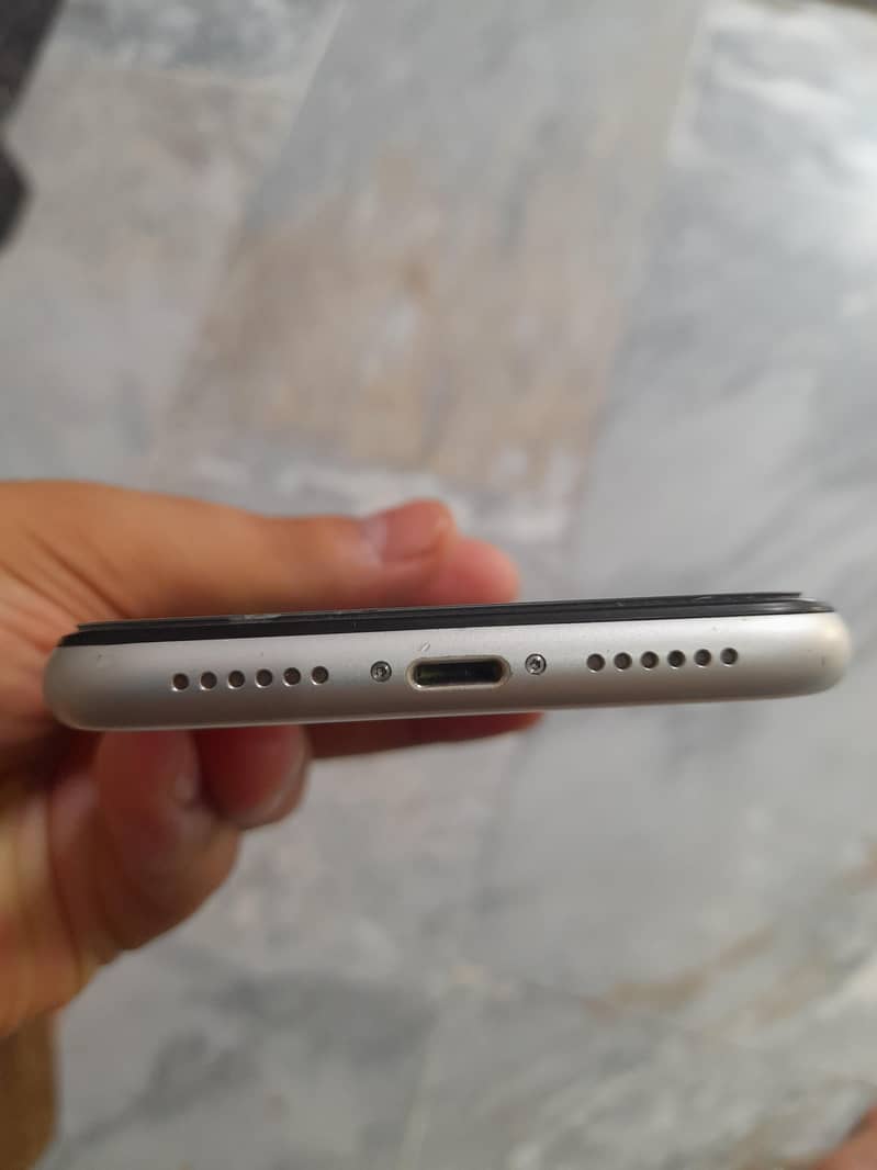 Apple iPhone XR 1
