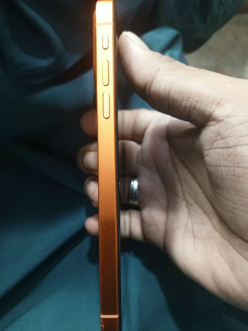 Apple iPhone XR 4