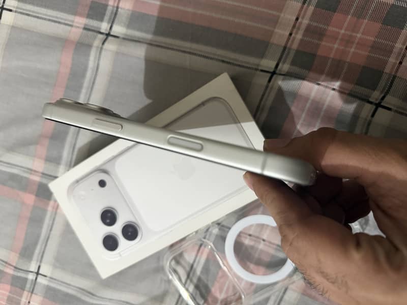 Apple iPhone 17 Pro 1