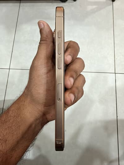 Apple iPhone 16 Pro
