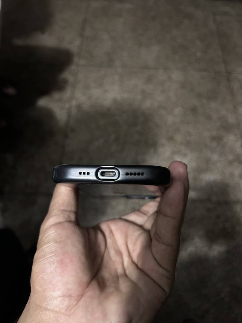 Apple iPhone 15 5