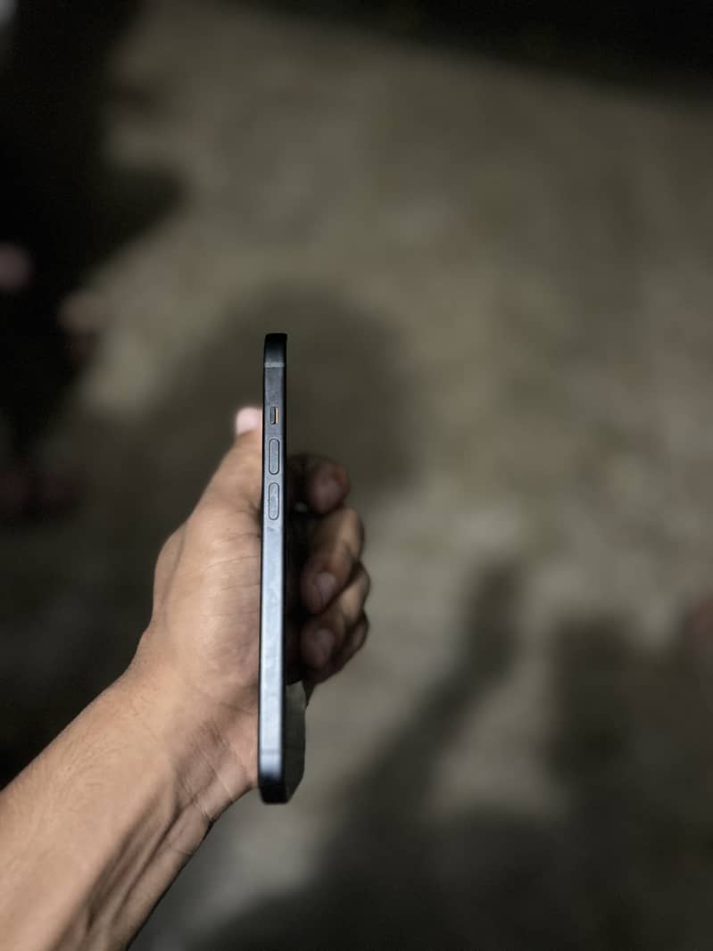 Apple iPhone 15 7
