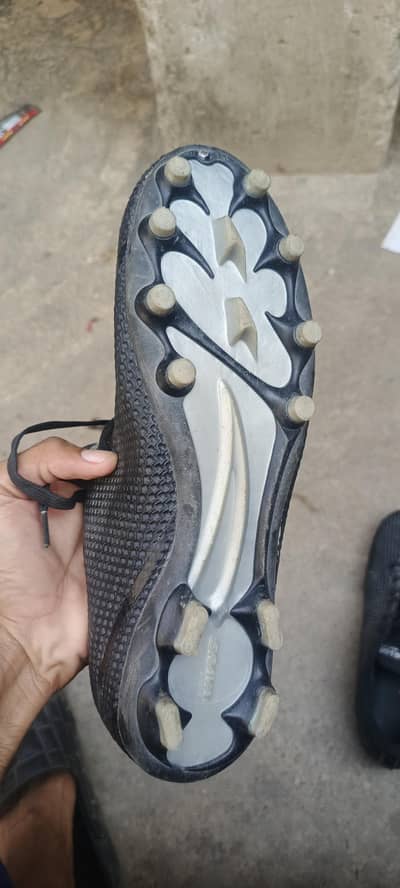 Football shoes UK 9