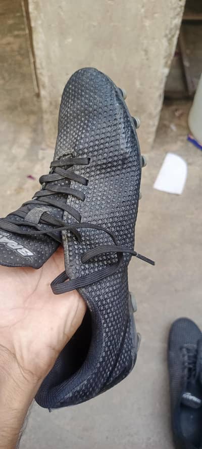 Football shoes UK 9