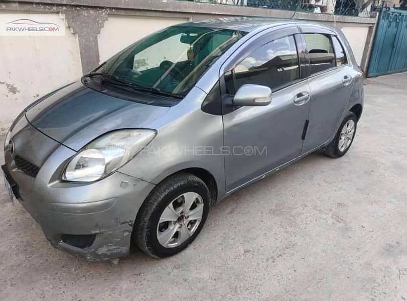 Toyota Vitz 1