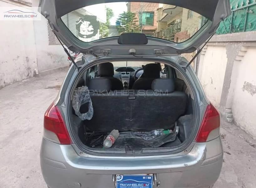 Toyota Vitz 4