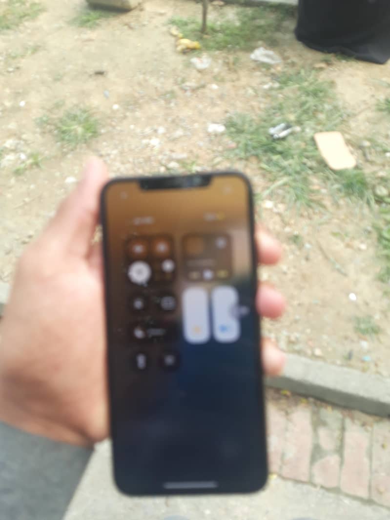 Apple iPhone XS Max 1