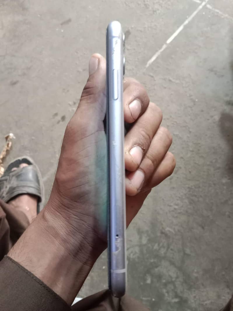 Apple iPhone 11 2