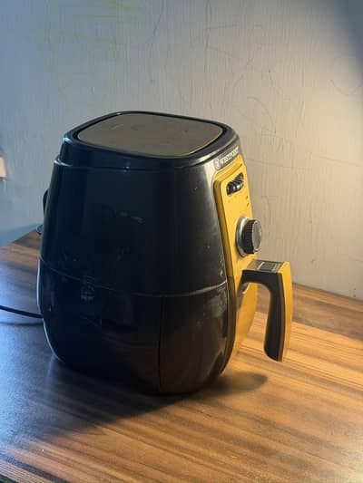 Westpoint WF-5255 air fryer almost unused
