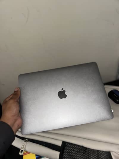 MacBook Pro  i7  |  13”  |  2017