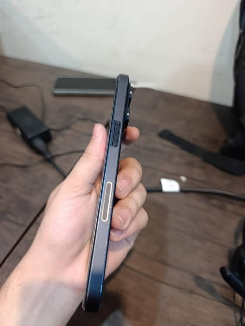 Apple iPhone 15 Pro Max 1