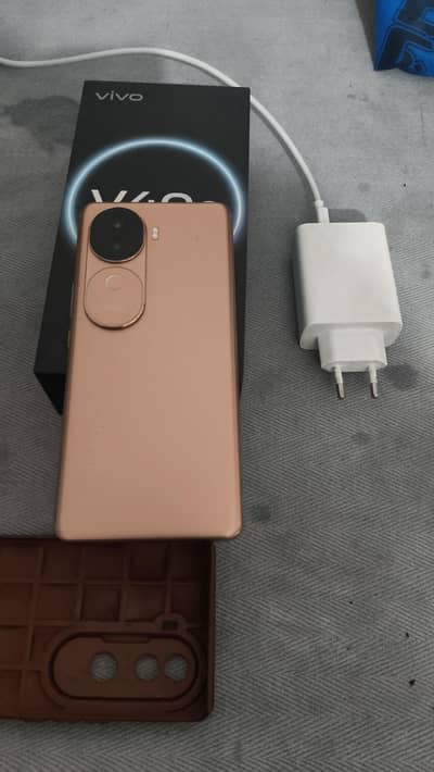 Vivo V40e (only cash)