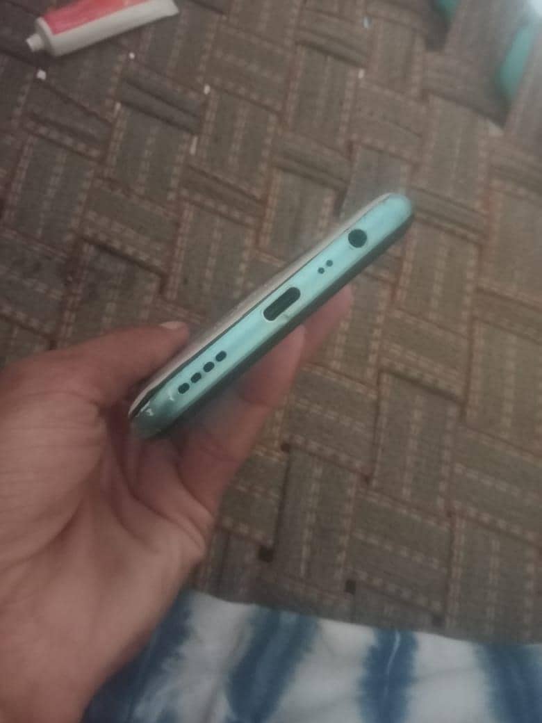 Realme C17 0