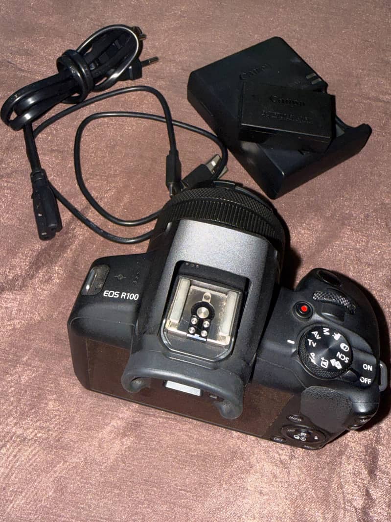 CANON EOS R100 3