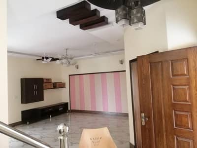 10 MARLA UPPER PORTION AVAILABLE FOR RENT IN TARIQ GARDEN